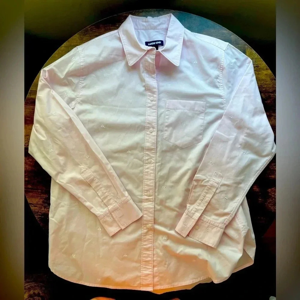 Lands’ End | young man’s Oxford dress shirt. Size: L (14-16).